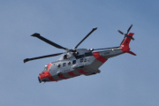 Morten 17 juni 2024 - SAR Queen 0284 over Høyenhall, det var 5 januar 2024 jeg tok bilde av den første gangen