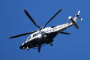 Morten 18 juni 2024 - LN-ORA besøker Høyenhall, det er Politiet som kommer med sin Leonardo AW169 fra 2019. Det virker faktisk som at vi har øyekontakt