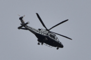 Morten Sankthansaften 23 juni 2024 - Politihelikopter over Høyenhall, hvis dere lurer så er dette LN-ORB. Jeg ser det på skinnen og måten dem kommer på