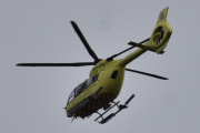 Morten 10 mai 2024 - LN-OOU over Høyenhall, det er Norsk Luftambulanse som kommer med sin Airbus H145 Lege Luftambulansetjenesten fra 2018