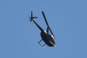 Morten 21 mai 2024 - Robinson R44 over Høyenhall, kom for sent ut. Mulig vi ser et av Helikopterdrift sine