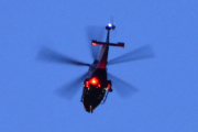 Morten 31 mars 2024 - Politihelikopter over Høyenhall på kvelden
