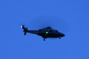 Morten 12 april 2025 - Politihelikopter over Høyenhall på natten, jeg har ingen statistikk på hvor sent jeg har tatt bilde av dem enda, men 22.30 har jeg registrert
