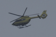 Morten 16 april 2025 - LN-OTH over Høyenhall, det er Norsk Luftambulanse som er ute med sin Airbus H145 Lege Luftambulansetjenesten fra mai 2021. Dem er nok i beredskap, dem også nå som påsken nærmer seg