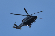 Morten 24 april 2025 - Politihelikopter over Høyenhall, klokken er 16.33. Det er nok en Leonardo AW169 fra juni 2019 som kommer her
