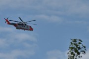 Morten 13 august 2025 - SAR Queen 0264 over Høyenhall, jeg tror disse kjempene tiltrekkes av fugler, har mange fugler med SAR Queen