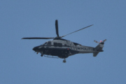 Morten 15 august 2025 - Politihelikopter over Høyenhall igjen, klokken er 14.55. Nå har det vært Arendalsuka, dere har det travelt skjønner jeg. I alt deltar politiet på rundt 40 arrangementer i år, det er bra