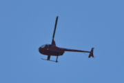 Morten 25 august 2025 - LN-OKC over Høyenhall, så da gjetter jeg på at det er European Helicopter Center som kommer med sin Robinson R44 Raven I fra 2000. Den het SE-JMM før 2022, og da var det en Robinson R44 Clipper I