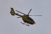 Morten 30 desember 2025 - Norsk Luftambulanse over Høyenhall, klokken er 15.02 og jeg ser at det er en Airbus H145 Lege Luftambulansetjenesten