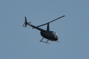 Morten 20 juli 2025 - Robinson R44 over Høyenhall, ser dere det samme som meg? Dem har ikke dør på siden, sikkert fordi det er så varmt