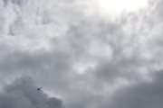 Morten 11 juni 2025 - LN-OTH over Høyenhall, klokken er 13.23 og det er Norsk Luftambulanse vi ser der oppe med det lille som er av solen