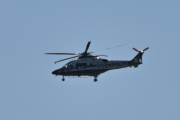 Morten 12 juni 2025 - Politihelikopter over Høyenhall igjen, klokken er 13.40, hvor lenge kan dem holde seg i luften...