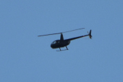 Morten 16 juni 2025 - Robinson R44 over Høyenhall, klokken er 18.33. Det kryr av Robinson R44 i juni måned, så jeg tenker at jeg må gjøre noe annerledes