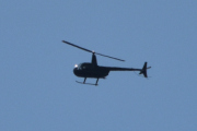Morten 20 juni 2025 - Robinson R44 over Høyenhall, klokken er 12.10 og dem er for langt unna igjen. Dette blir som 14 og 16 juni også, har ikke nubbesjanse
