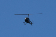 Morten 29 juni 2025 - Robinson R44 over Høyenhall, der kommer dem igjen. Men nå plasserer jeg ikke rotorbladene