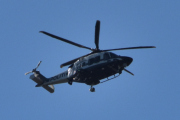 Morten 30 juni 2025 - LN-ORA over Høyenhall, klokken er 17.12 og dem kommer en gang til. Jeg husker lørdag 30 juni 2018, da så jeg Politiets gamle helikopter LN-OCP