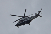 Morten 2. pinsedag 9 juni 2025 - Politihelikopter og LN-TEX over Høyenhall, jeg syns nesten at jeg ser LN-ORC på siden her, men er ikke helt sikker