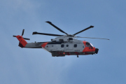 Morten 30 mai 2025 - Luftforsvaret redningstjeneste og Norsk Luftambulanse over Høyenhall. Her kommer Luftforsvaret redningstjeneste med sin SAR Queen 0281 Leonardo AW101 Mk.612 fra 2021. Den har jeg sett to ganger, det var 20 november 2024 og 11 januar 2025