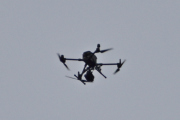 Morten 29 november 2025 - Drone over Høyenhall, vi tror det er en DJI Matrice 350 med Zenmuse H30 Thermal kamera
