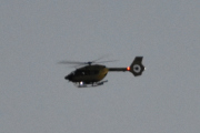Morten 29 november 2025 - Norsk Luftambulanse over Høyenhall, klokken er 16.01 og det er en Airbus H145 Lege Luftambulansetjenesten med fire rotorblader. Da har jeg noen valg, dem tar jeg ikke her