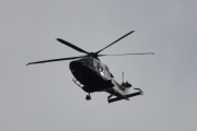 Morten 13 oktober 2025 - LN-ORB over Høyenhall, men her kommer da Politiet med sin nest nyeste Leonardo AW169 fra juni 2019