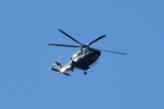 Morten 18 oktober 2025 - Politihelikopter over Høyenhall, klokken er 13.36 og det er bare fem minutter siden vi så dem sist