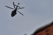 Morten 2 oktober 2025 - LN-ORC besøker Høyenhall igjen, jeg har kun noen sekunder før dere er bak hustaket igjen