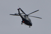 Morten 20 oktober 2025 - Politihelikopter over Høyenhall, klokken er 13.02 og dem er på vei hjem til Taraldrud. Senteret har vært i full drift siden desember 2020, det har jeg ikke tenkt på