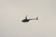 Morten 6 oktober 2025 - Robinson R44 over Høyenhall, nå var det på tide med et helikopter igjen selv om den er langt unna