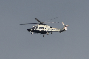 Morten 10 september 2025 - LN-ORC over Høyenhall, klokken er 17.14 og det nyeste politihelikopteret kommer. Når to av dem er ute samtidig så er det noe alvorlig