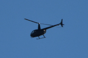 Morten lørdag 27 september 2025 - Robinson R44 over Høyenhall, så da står jeg igjen med to valg. Enten HelikopterDrift eller Oslo Helikopterklubb