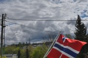 Morten 17 mai 2026 - LN-ORA besøker Høyenhall