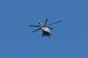 Morten 23 mai 2026 - Politihelikopter og Norwegian møtes over Høyenhall
