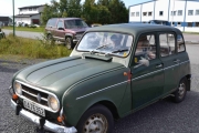 Jo, det kommer en Renault 4 inn på plassen
