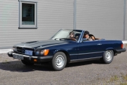 Neste er en Mercedes, legg merke til kapsen