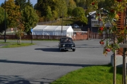 Her kommer det en også