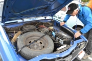 Motorrommet til en Renault 16, makan til kraftig batteri da
