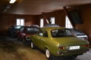 Det er ikke bare Renault som står parkert her inne, men de fleste er veteranbiler