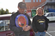 Men nå er noe kult på gang og jeg skal jo ikke si navn, men et skilt er til salgs