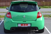 Hva skal jeg skrive? Doble eksospotter, Nürburgring, eller at det rett og slett er en Renault Clio med en motor som ikke jeg kan beskrive