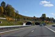 Men nå er vi også på vei hjem, husker du Granstunnelen? Den er 1,7 km lang, akkurat som vi fant ut på veien oppover
