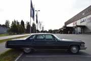 Cadillac DeVille ble produsert første gang i 1949 og den siste som ble produsert var i 2005. Jeg ser at på denne står det Sedan de Ville på siden