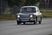Men nå må vi følge med, her kommer det også to veteraner. Det er en Renault 8 fra 1970