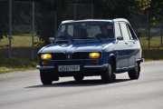 Her kommer neste mann med gule lys, det er en Renault 16 TL fra 1976