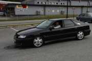 Dem reiser i lag disse to, Renault Safrane Biturbo med sin 3 L motor. Det var da stor motor til en familiebil?