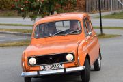De tar en fransk sving i sin Renault 4 TL fra 1975, disse gutta liker å overaske meg :-)