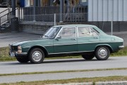 Men nå kommer det en franskmann til, det er en Peugeot 504 fra 1973 og da tar vi den med