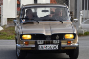 Neste bil som kommer inn er en gullfarget Renault 16 TL fra 1977, blir en fransk sving her også