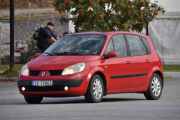 Men nå kommer vaffeljernet i en Renault Megane Scenic fra 2005