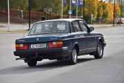 Her kjører det også en veteranbil, det er en Volvo 240 GL fra 1988. Det sitter faktisk en 2.3L motor i denne her